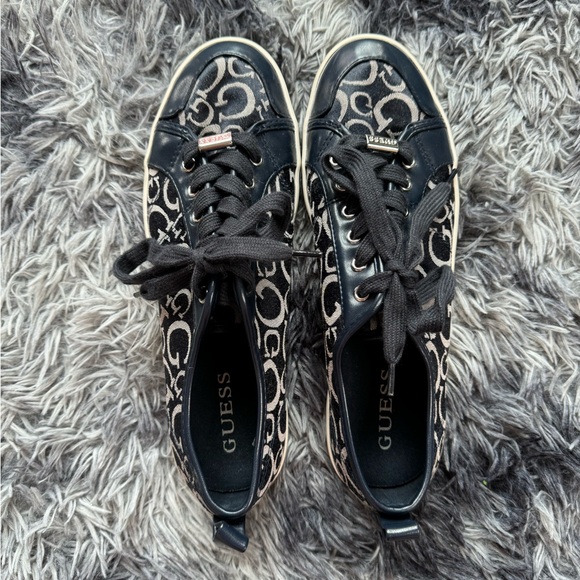 Guess Sneakers - Picture 3 of 4
